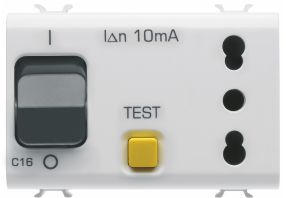 Presa interbloccata 2P+T 16A con interruttore magnetotermico - GEW GW10321