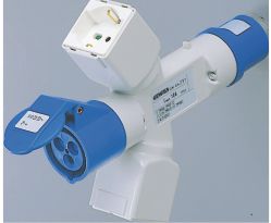 Derivatore adattatore mobile ip44-2 uscite derivate-cablato-spina 2p+t 16a 230v ac 50/60hz-2 prese (p17/11)+1 presa (p30-p17)+1 presa 2p+t 16a 230v ac - GEW GW64231