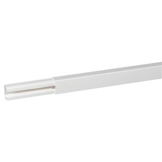 Minicanali 32x20mm con tenuta cavi integrata. SI ACQUISTA A 2 METRI (2 METRI) - LEG 030017